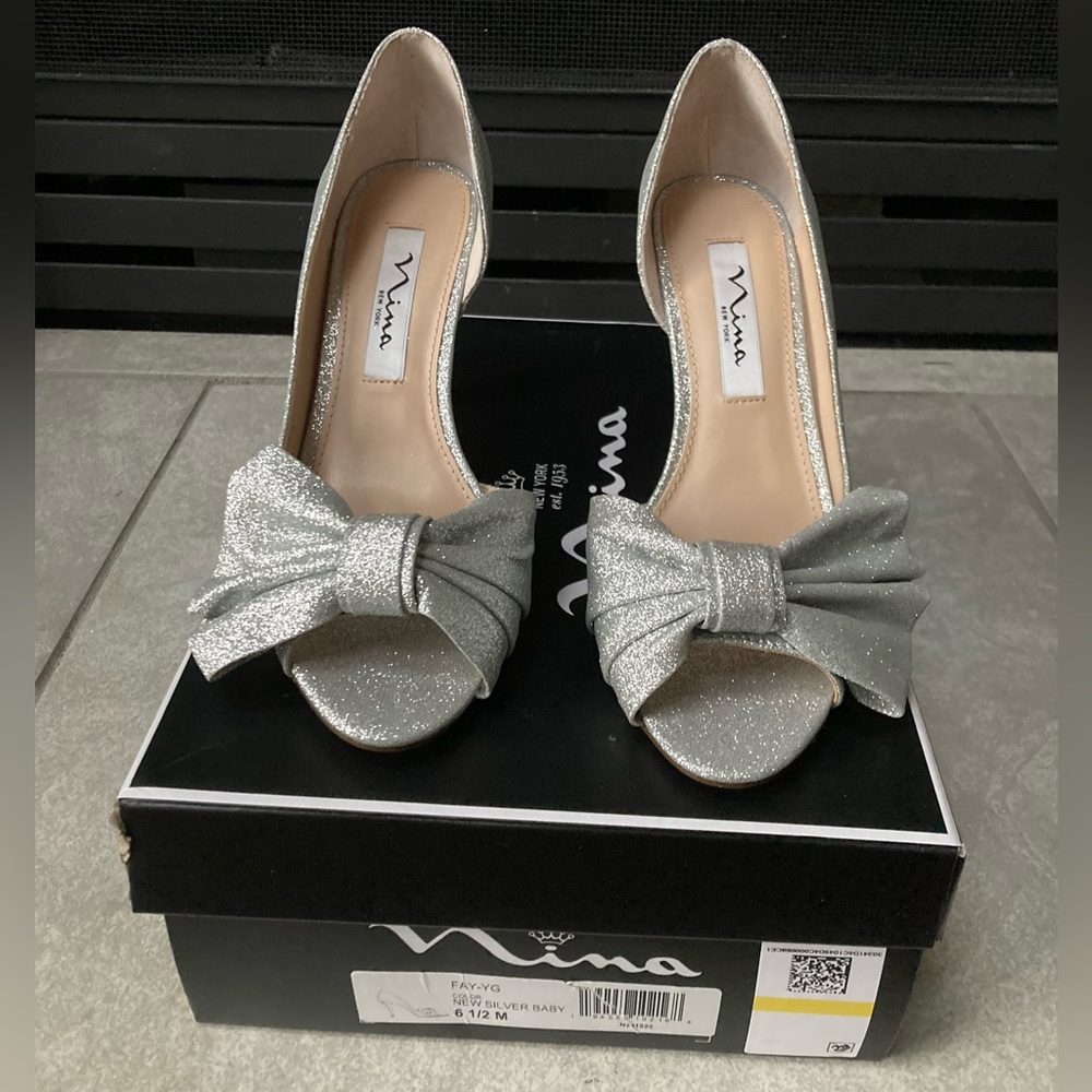 Brand new with box Nina Fay glitter sparkly silver bow heels